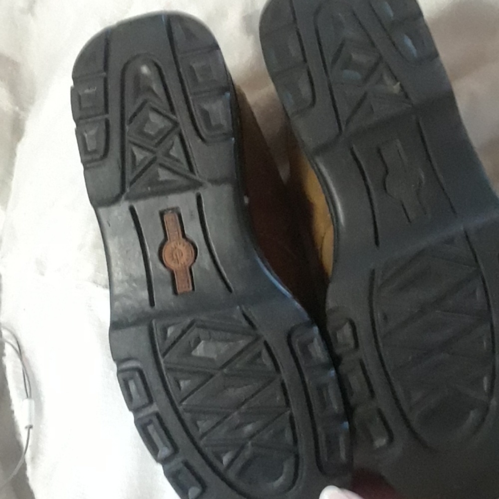 Shoes - Picture 2 of 3